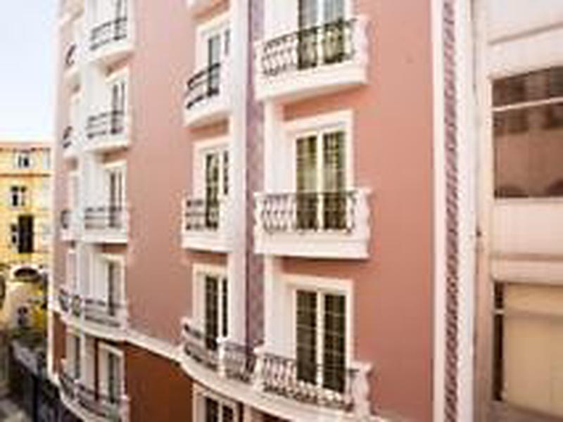 9FE72E275A5EF5F5D394A36D4A8D9464