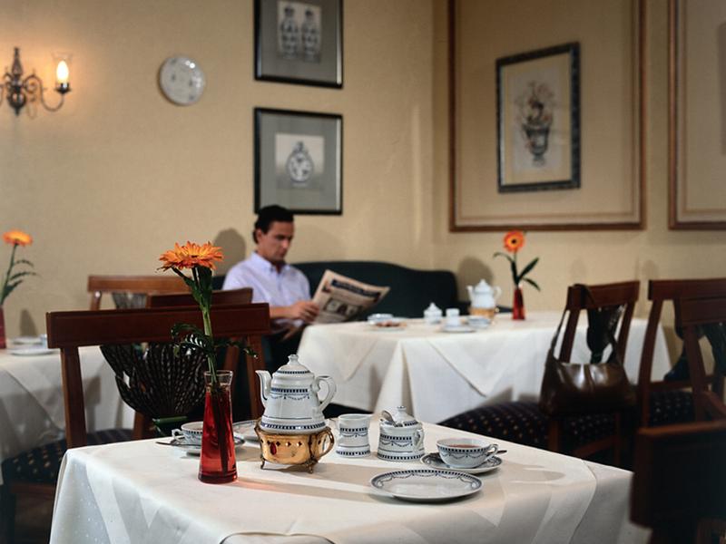 87757FCB812A7DFC98A3B38AFD818DFC