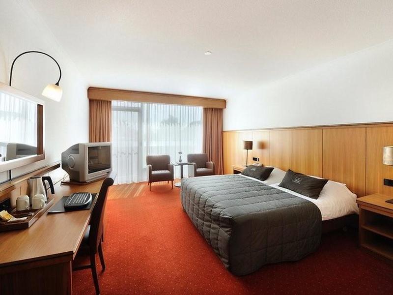 591CF5D855C80FA9AE93CEA2C7025561