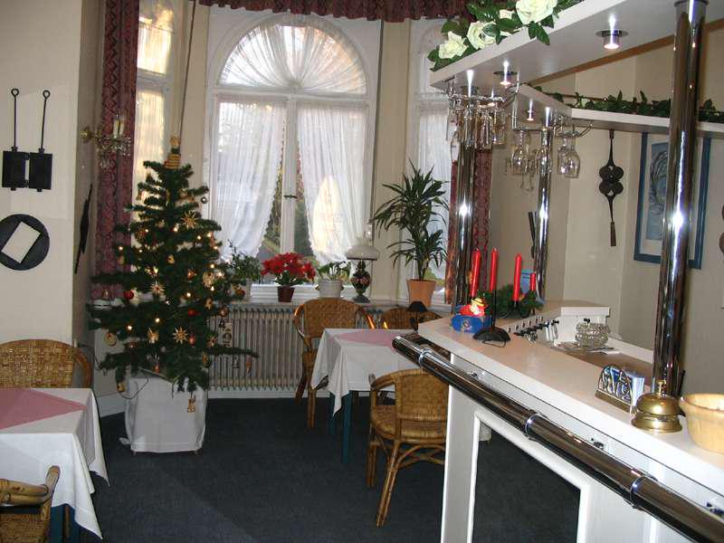 9ED4E633F717328CC42665E75ED9733B