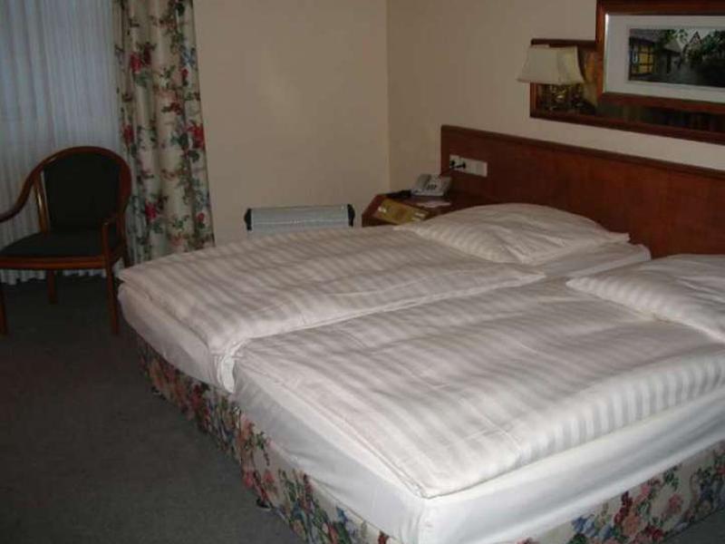 46A74F2D9B1CCFF93BA9473A8F85D719