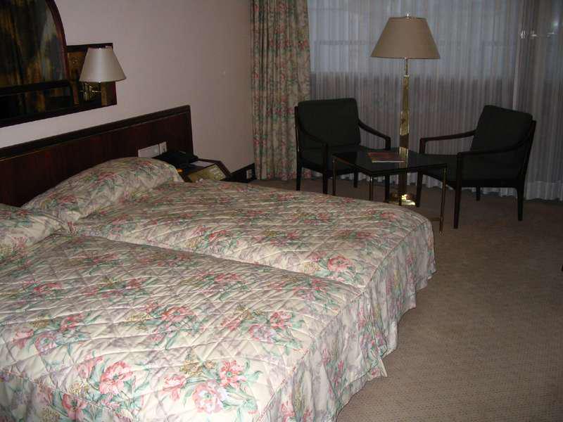 19DA47BFD85787A4F9E1C4C0084631A5