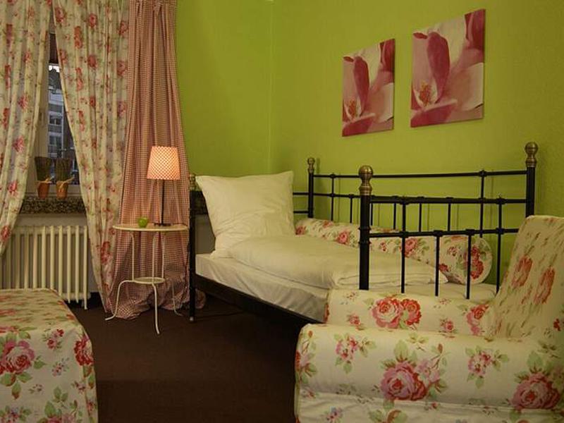 E43F688F537FCC213EC4F4DAD9E0A42A