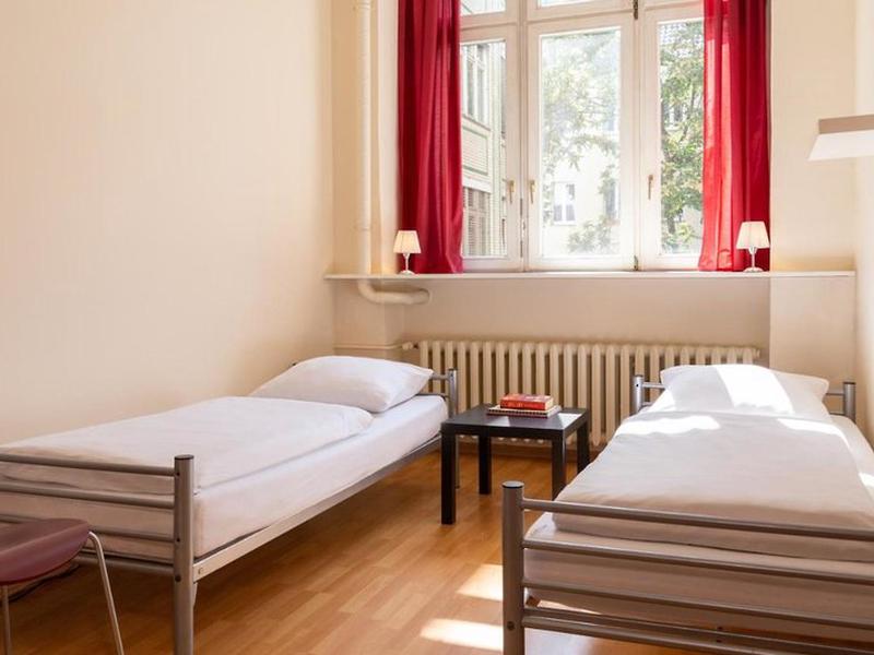 80F742696E3FFA07CDA918042774F8F2