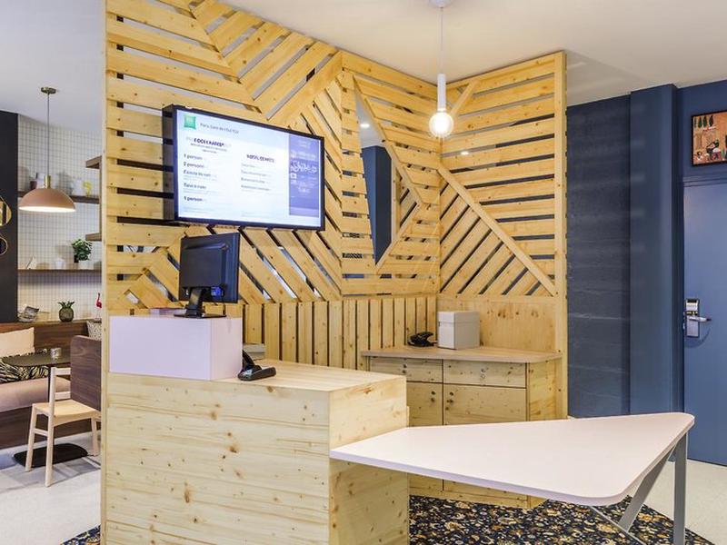 FDF0B5A778653FA222218BDF3670976E