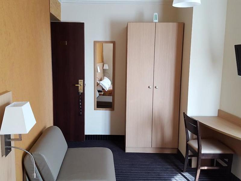 AE26AEC2118550C921E9214537AF5A32