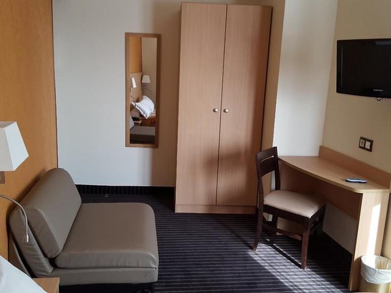 AA42CE0E33A841C1FEC8848D8AA61627