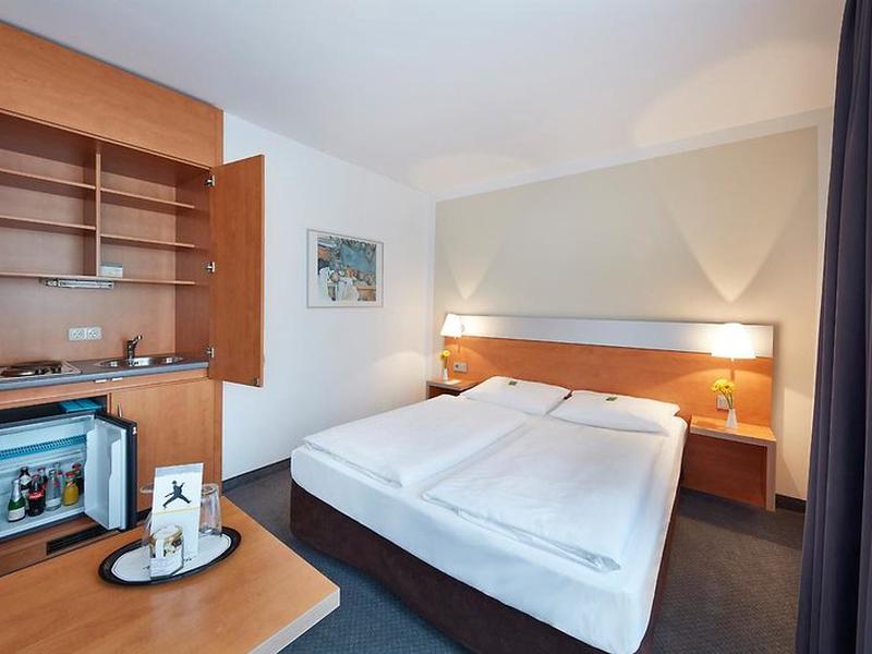 EF13FE7026D9A51EFB1D5C4FED18A413