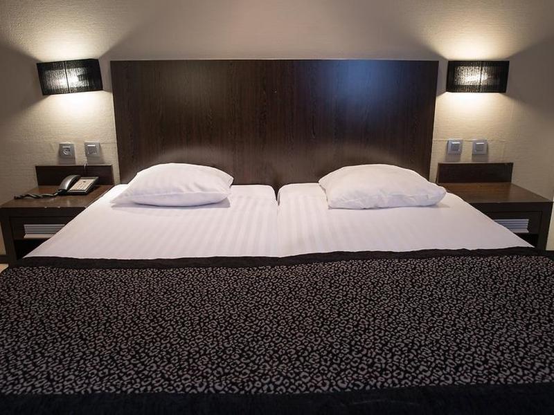 EAAB3E60C9FF0DAC52F3144FE260CEC6