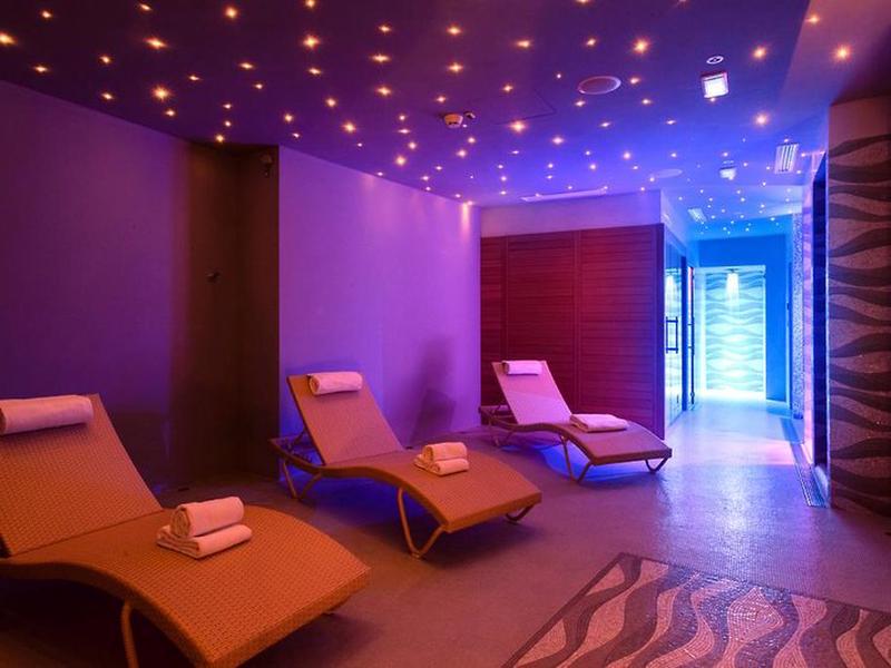 DCC72F8E6E05A5D7AA9D95B8AE07AA41