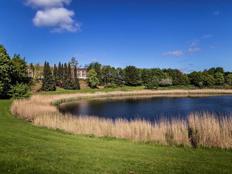 F923DA20AA5352E427E899CDF33594FD