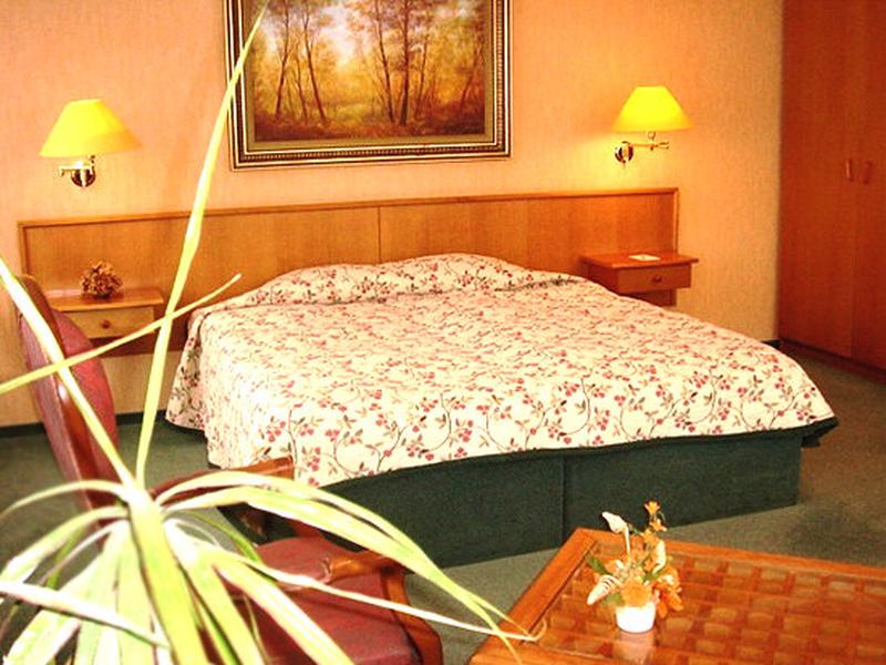 6B3605EC670AD4C975E959C7A1D64121