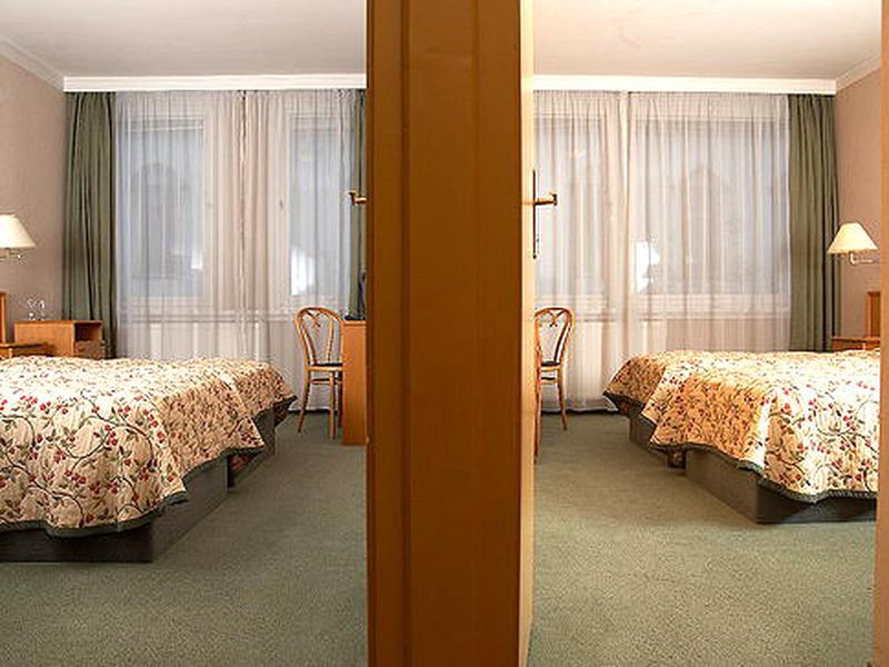 F50C12ED179E17DE0291DF895AE2338C