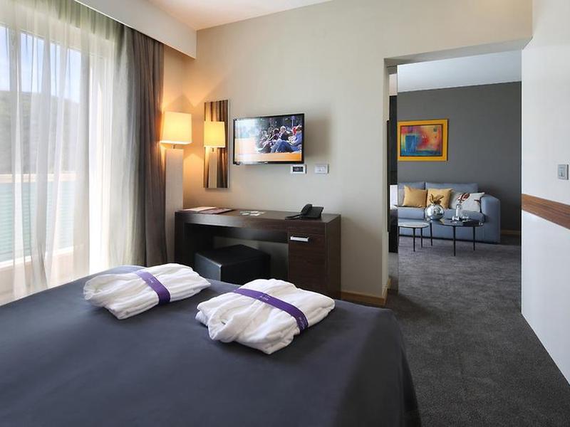 7E79C547BA54EE4DC8FADADBFE947EF1