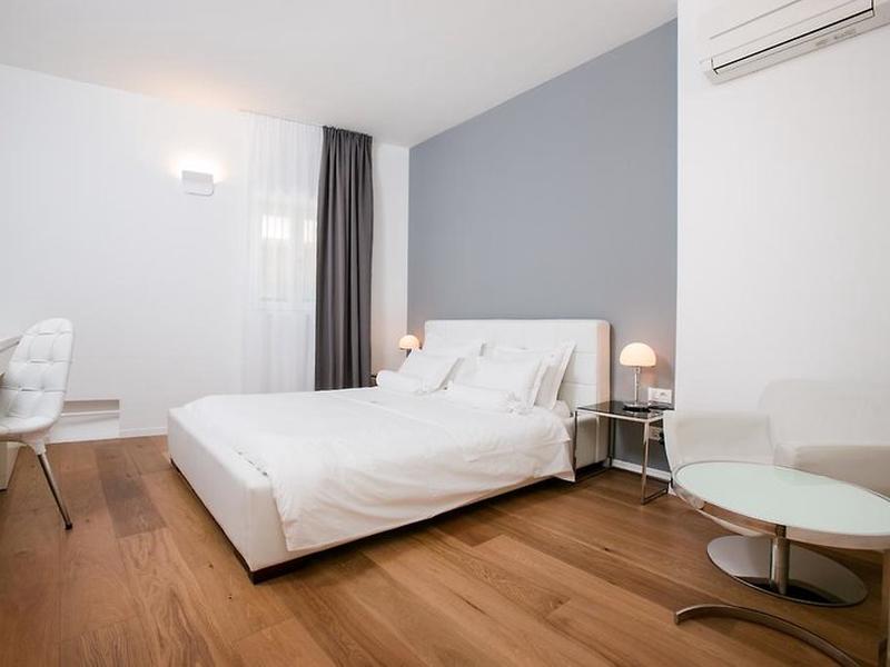 E9C077C72ED5A5F1CD4AEA24A36538A2