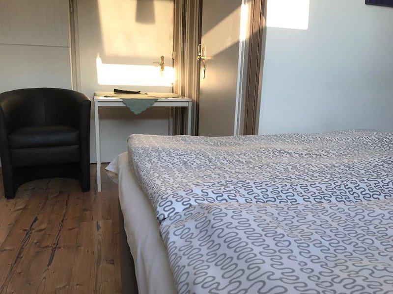 9FDEF861DFF2C4EF1884EF3CC1C47BCD