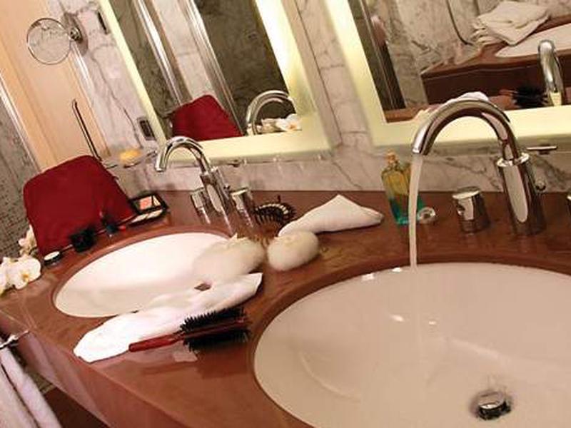 8AEAC367AFD338AEC58C9B877A971478