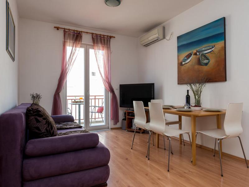 8EE9FCF4E24BE5BD2354349BA2485141