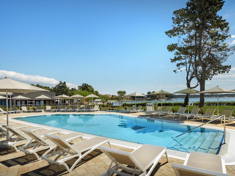 90C0212745E6838AE0AB292C92DE7AB0