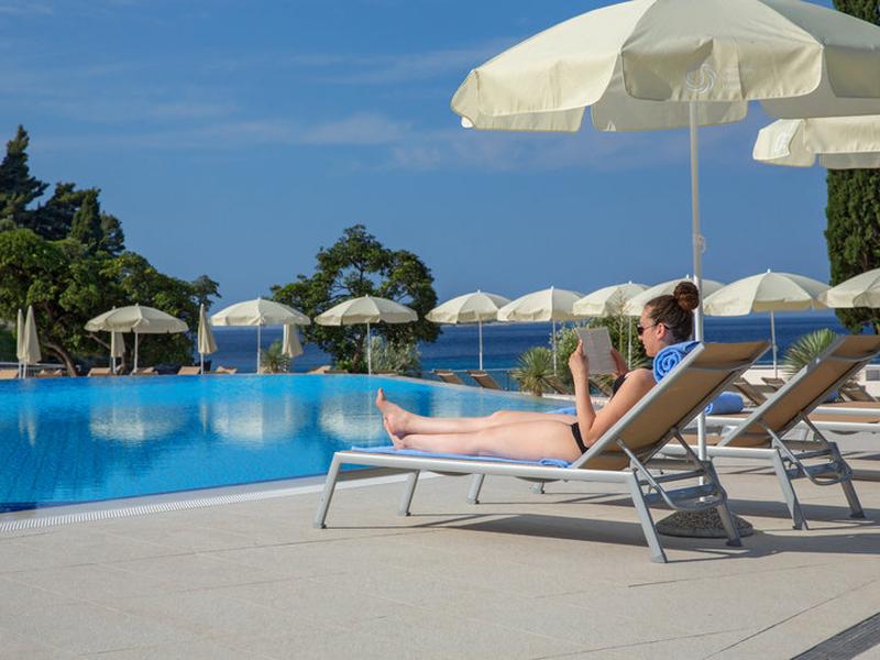 13DE976270072DCEEB2146467A5B4B25