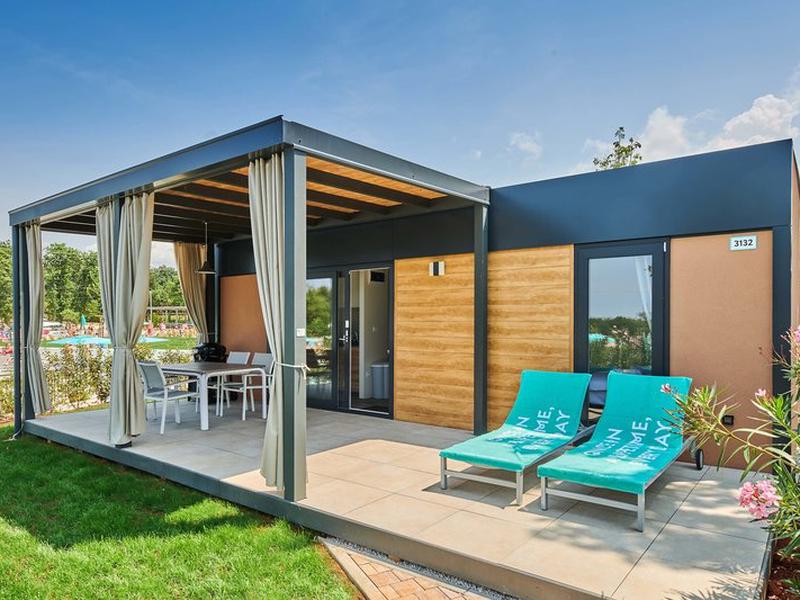 71C8D30BE307294D9AA99EB2A93317BD