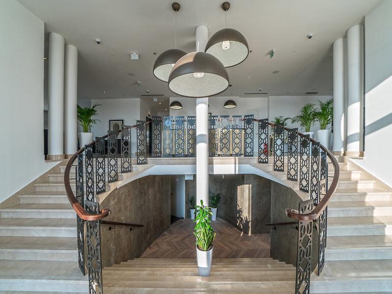 AFB3332C6461556BE91B109399AB78EC