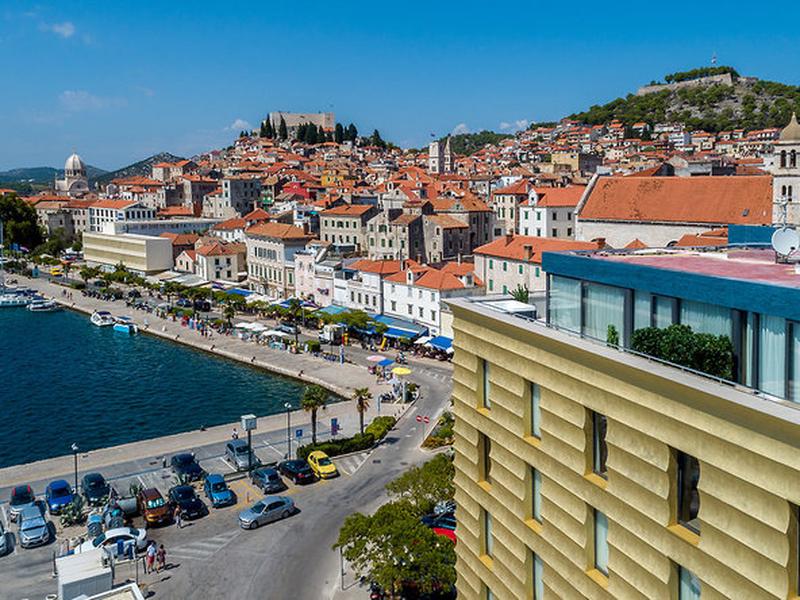 9DAF18E41C6C8CC9861BE6CD1BC15EF6