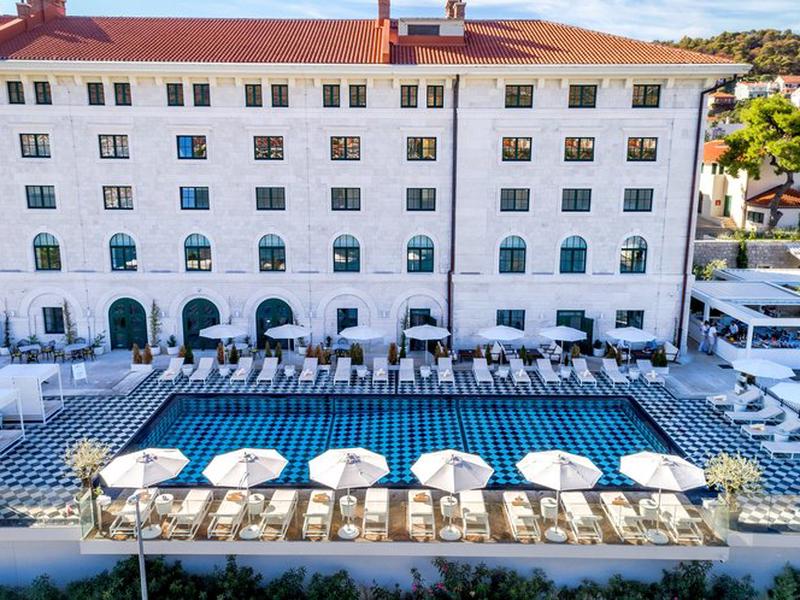 398AC32E93744A17411BC778D8F3161F