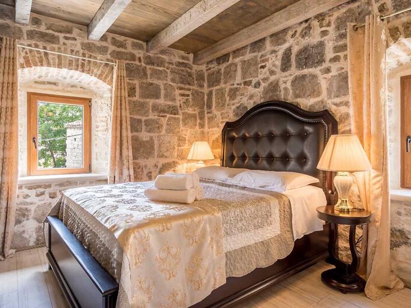 ECCF6863ACEA9444DAB5D56D562ED28D