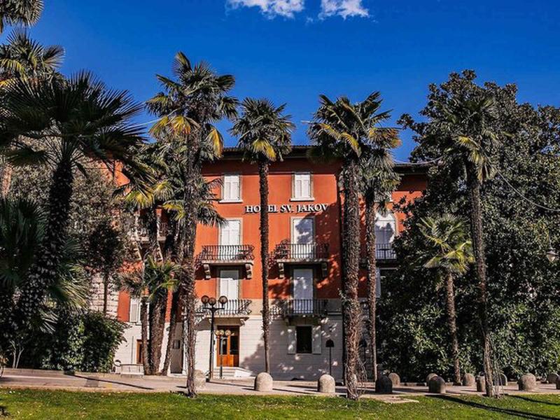 3542D387B4443D1CF5F3C1B825BA2E2B