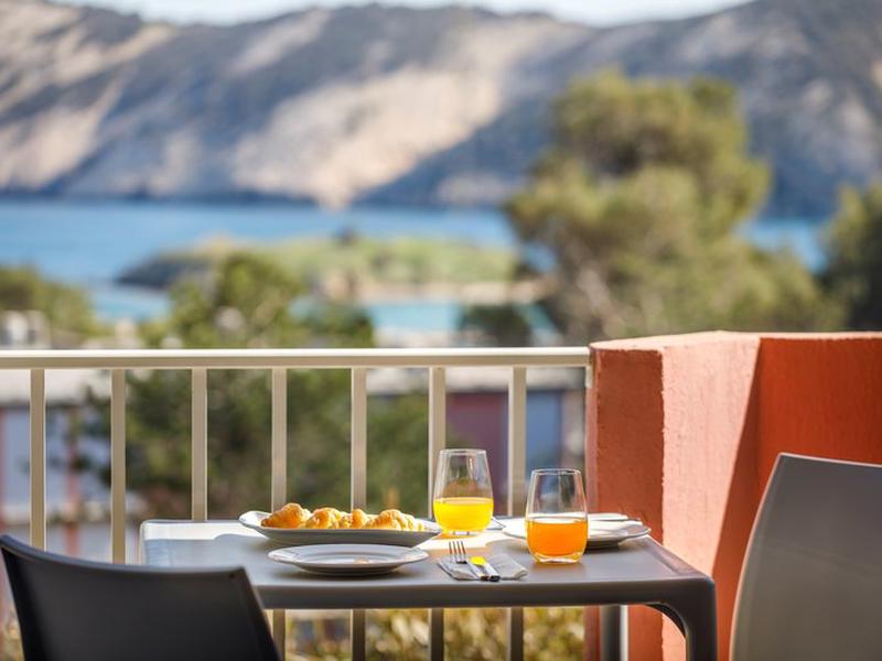 F70B1C17498FF3917884C18F26F3355D