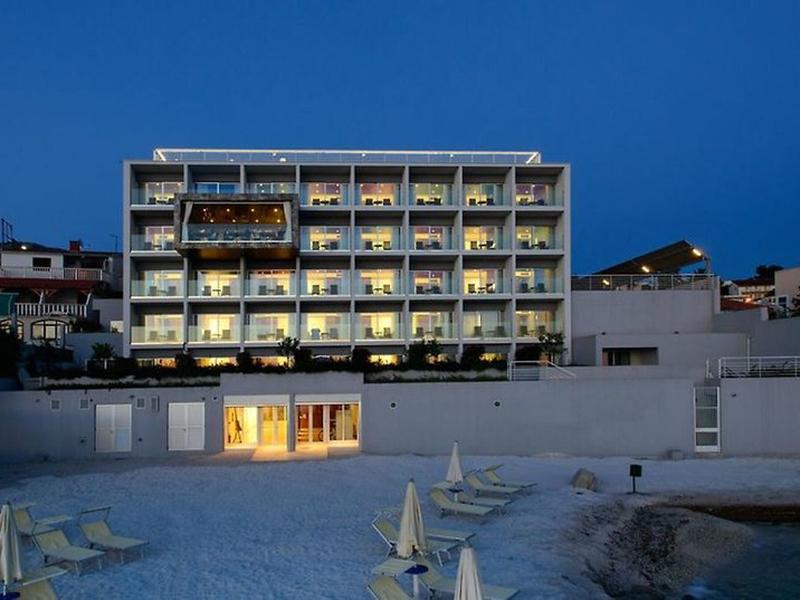 4D6887FDF47B60E2EBD7D61B9BEAE754