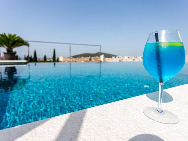 56810EFAD6C9CBD885AF48B897F5B375