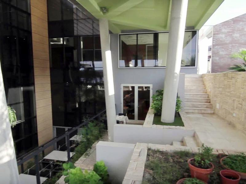 B69F1185BEC979B15ED3EEF878F58D70