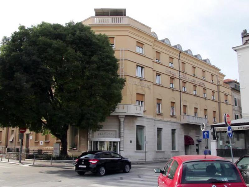 7D0A53A19F5FB568B1F16EDE8334E0DF