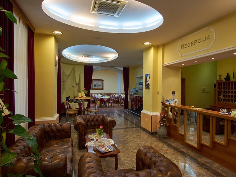 D70842FB9E0A6B315E65CDA2D7139A30