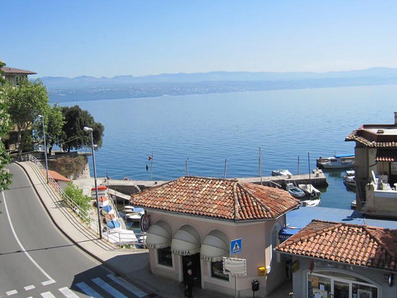 9B5EC89F05A9E727E7D2D1C32DBDB67F