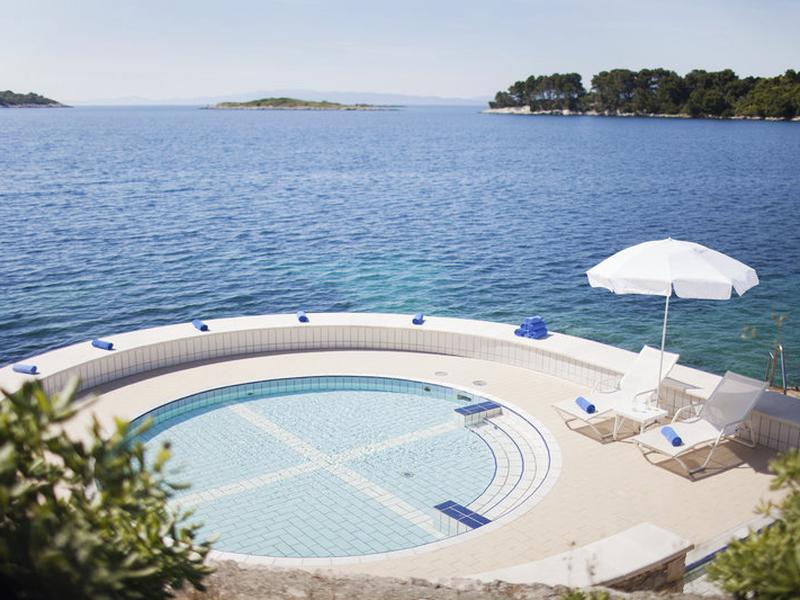 243FEB5B469B55DEF15A1CE675148BB1