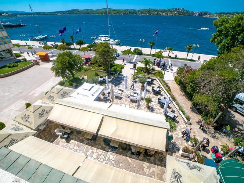 15AF313077CDFD828BAEEEA8C93F8B3D