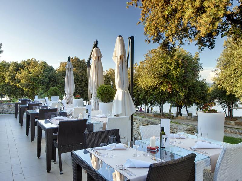 C73116493F58142C445741DD2AA46C57