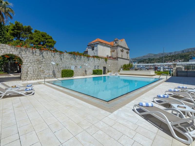 68BDFC8EEFEB8D9A257376A60D1E853A