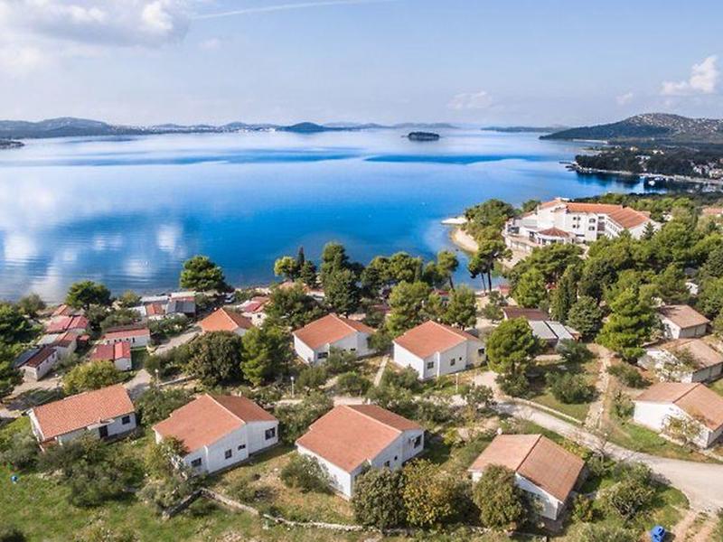 11D2E8722256EF0D852200234593150C