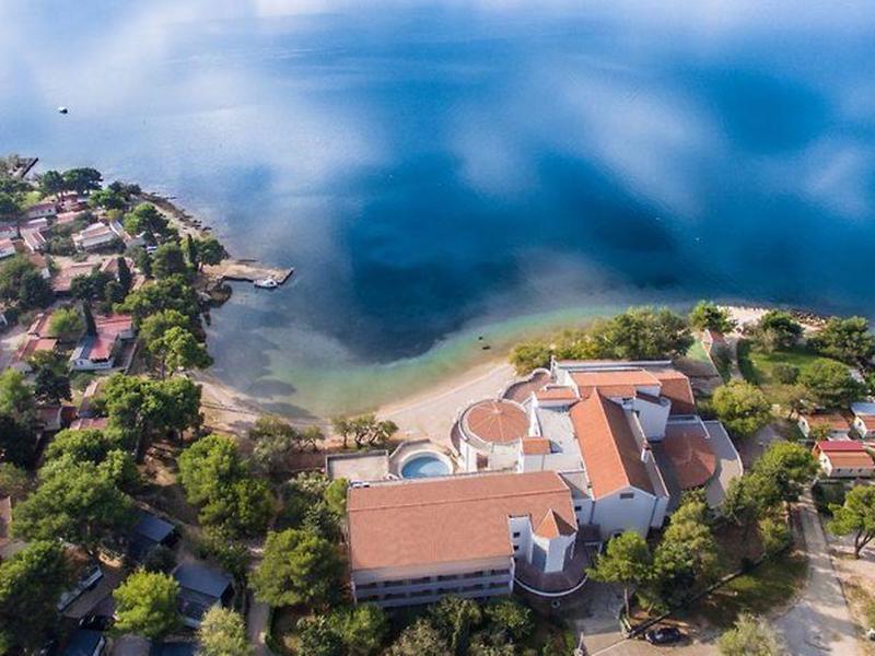 E1D63C3940D502DED6F4A601B2143136