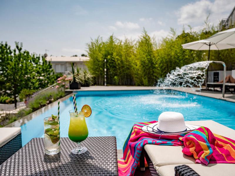 DB0DDD2A104C242774C42EBDCD7EFFE7