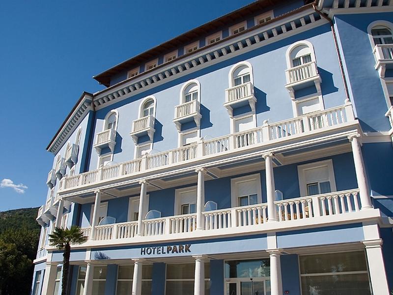 42FB7F3848F56E0D4EFDC8F6FEB6B550