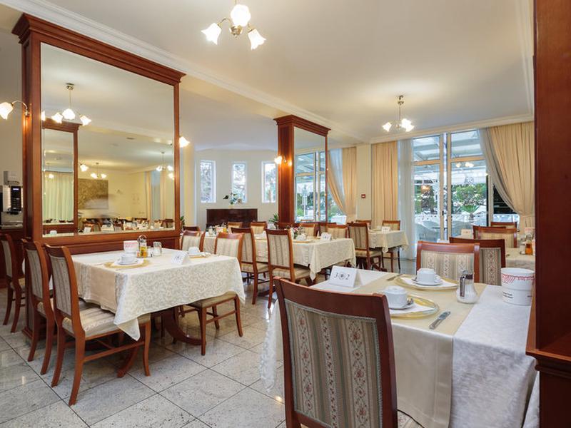 0428EEFF839A1E4902E712EB4E8E048A