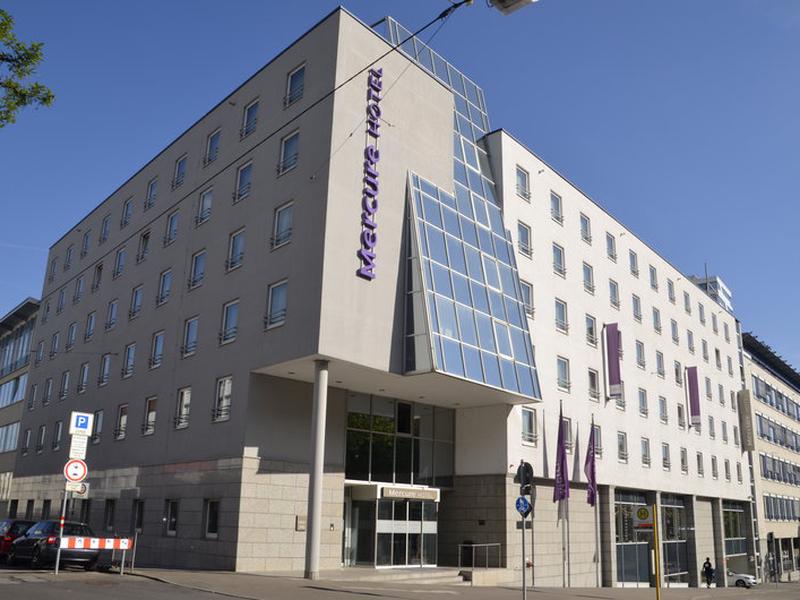 00CBE2DF2211178895D24D53ACD656AD