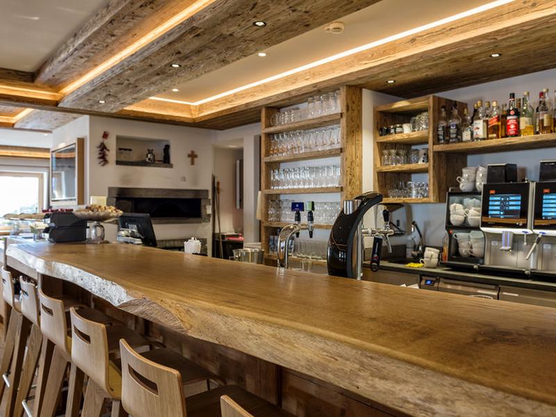 A19DB1595D76660B76ADB27E0465F6AD