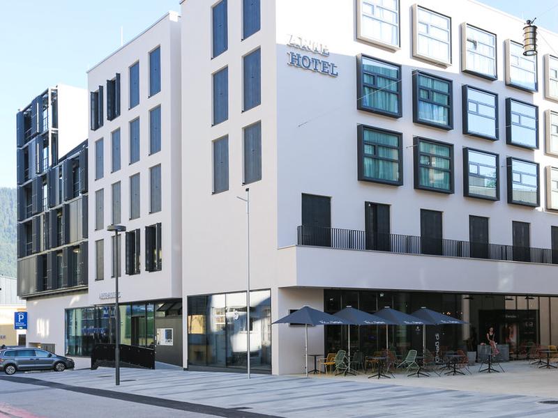 C8FDF429220FA2A6802DA081619A16E1