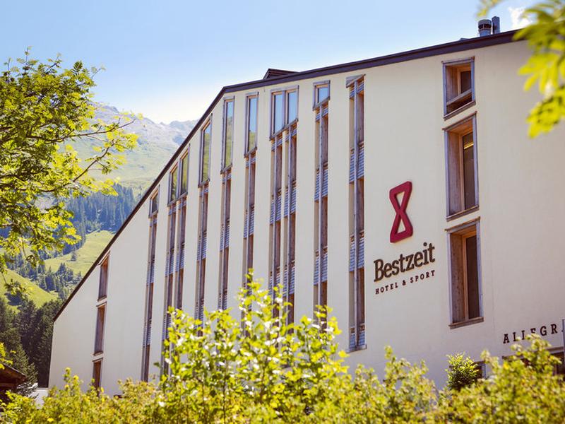 C658DB1FC3B97374B8C599476AFE3FAF